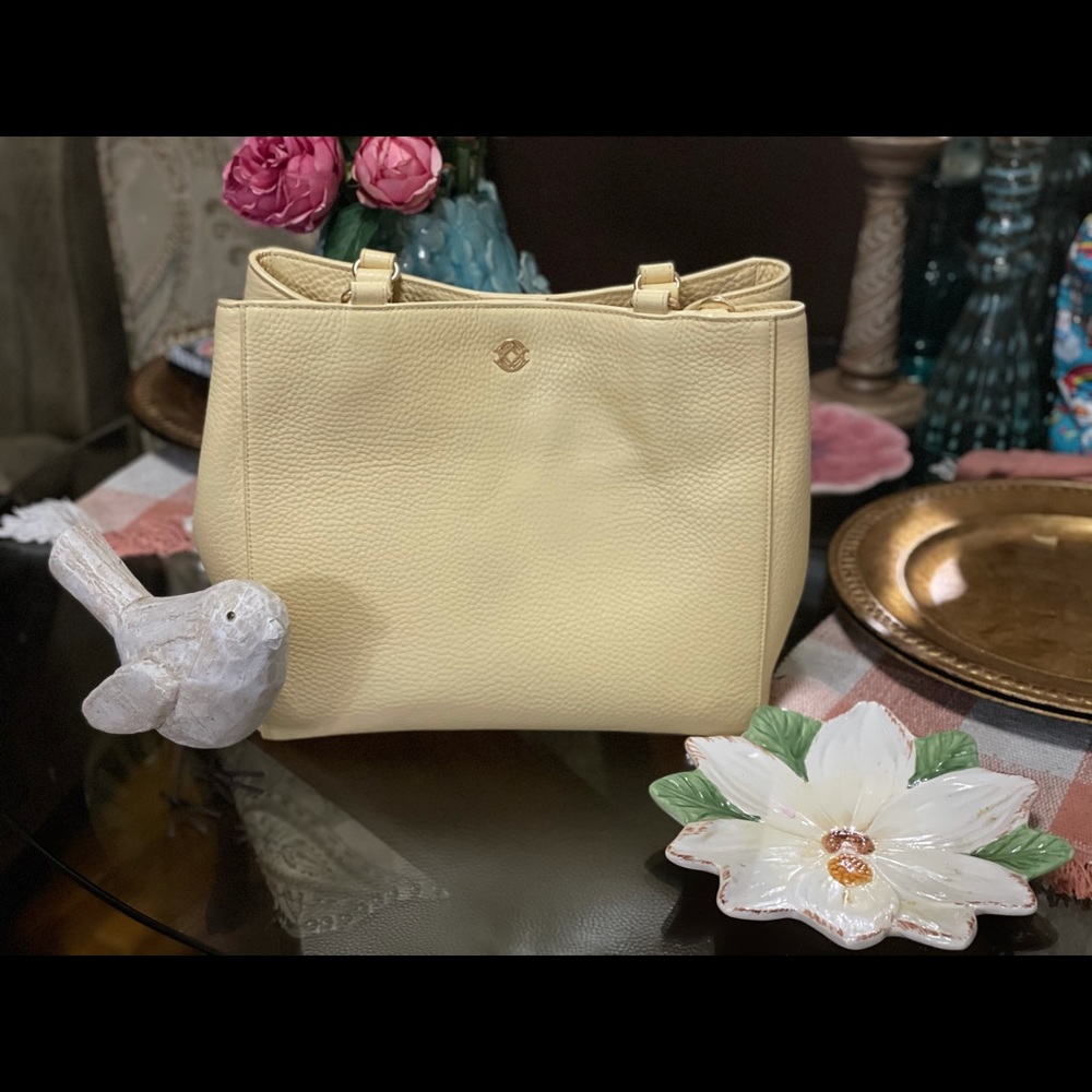 Small Allyn in Pollen